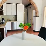 Daire La Casa Di Giulia With Air Conditioning, Wifi And Private Parking *