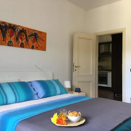 La Casa Di Giulia With Air Conditioning, Wifi And Private Parking