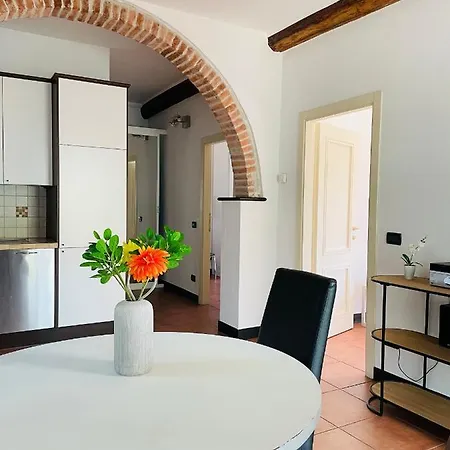 La Casa Di Giulia With Air Conditioning, Wifi And Private Parking *