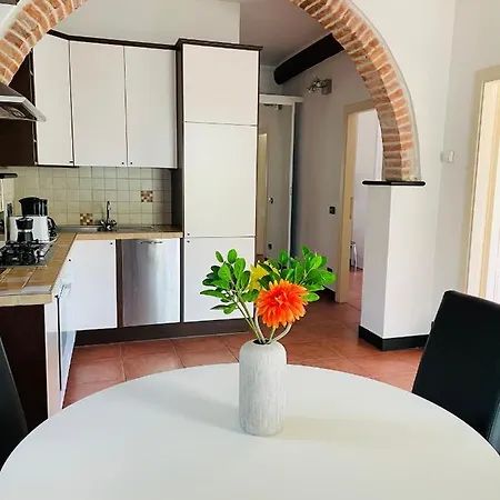 Apartamento La Casa Di Giulia With Air Conditioning, Wifi And Private Parking *