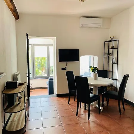 La Casa Di Giulia With Air Conditioning, Wifi And Private Parking *