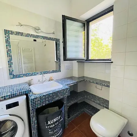 Apartment La Casa Di Giulia With Air Conditioning, Wifi And Private Parking