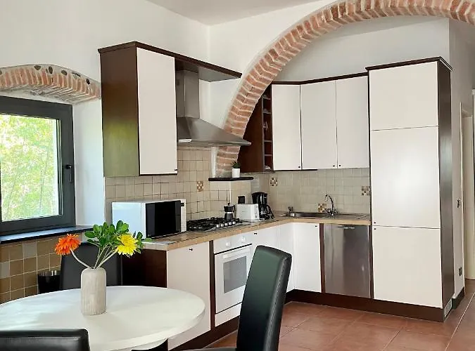 La Casa Di Giulia With Air Conditioning, Wifi And Private Parking