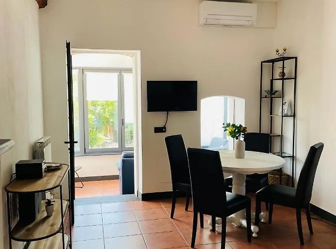 La Casa Di Giulia With Air Conditioning, Wifi&private Parking *